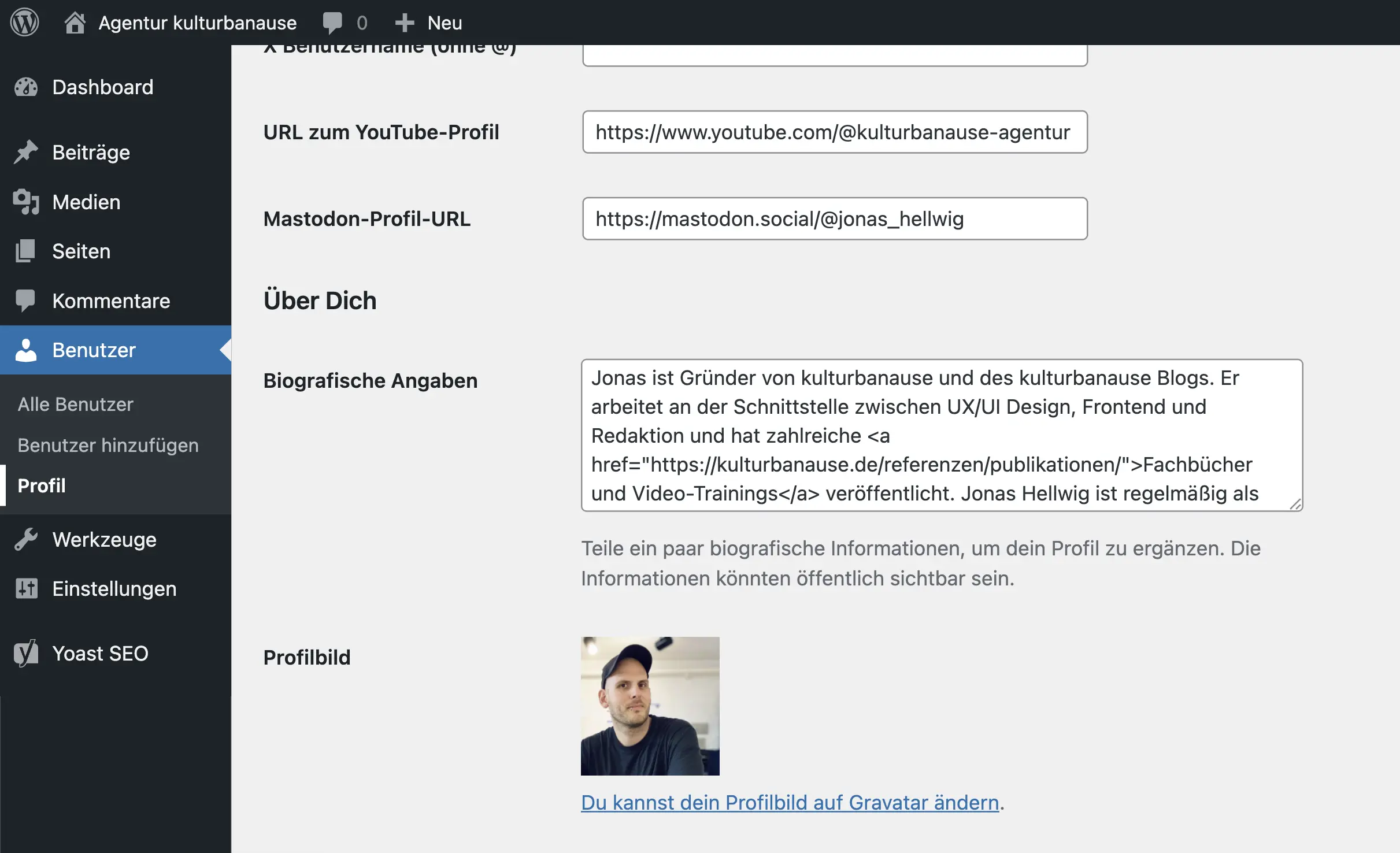 Screenshot des Autorenprofils in WordPress mit verschiedenen Eingabefeldern.